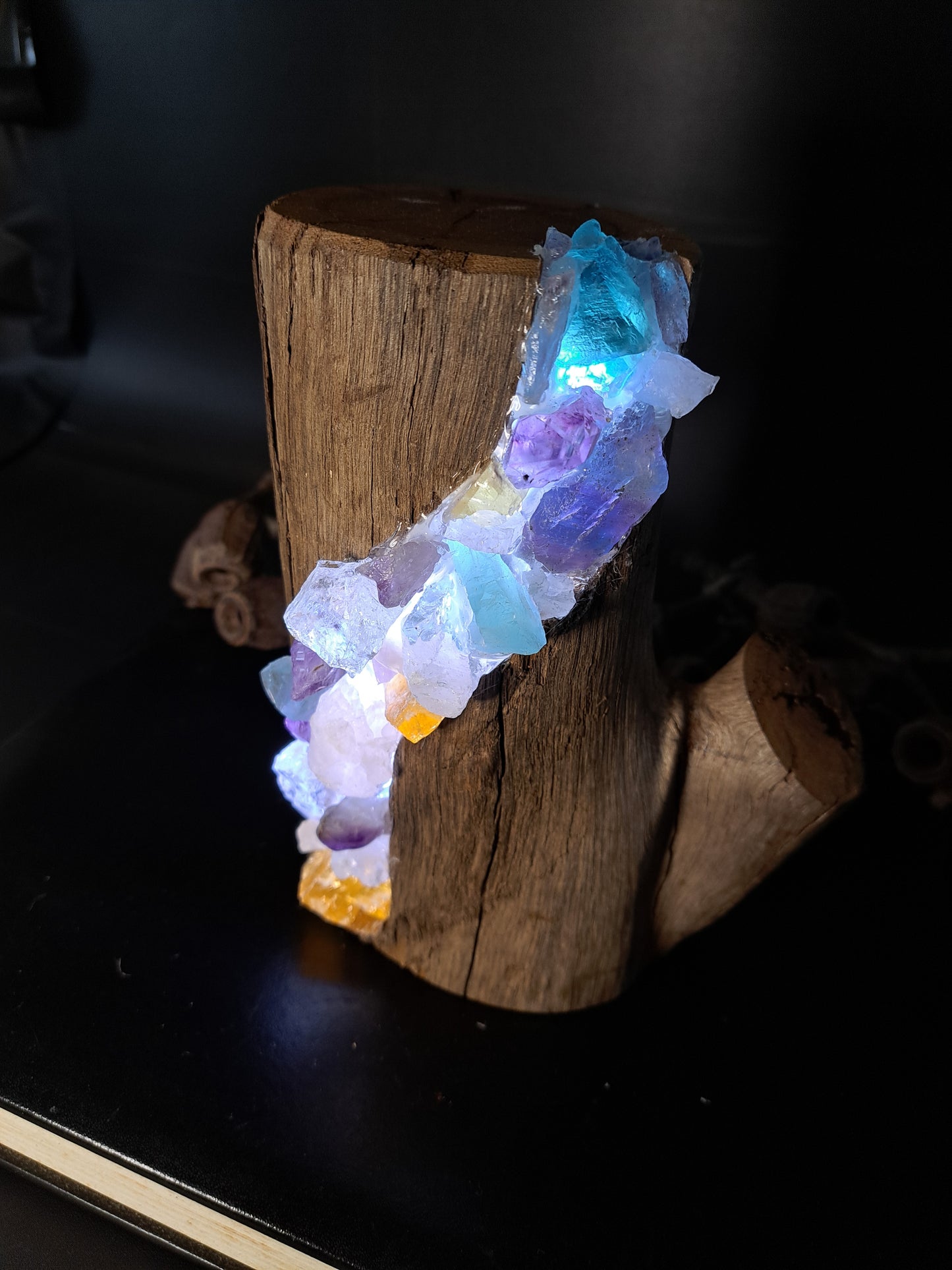 Upright rainbow crystal lamp