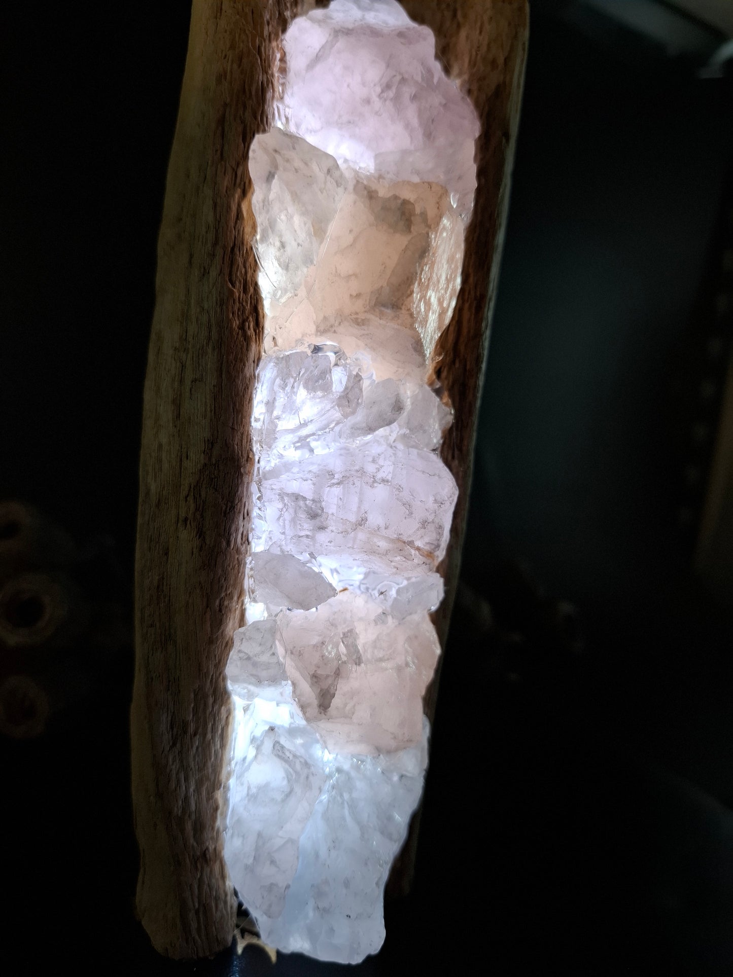 Rose quartz driftwood lamp