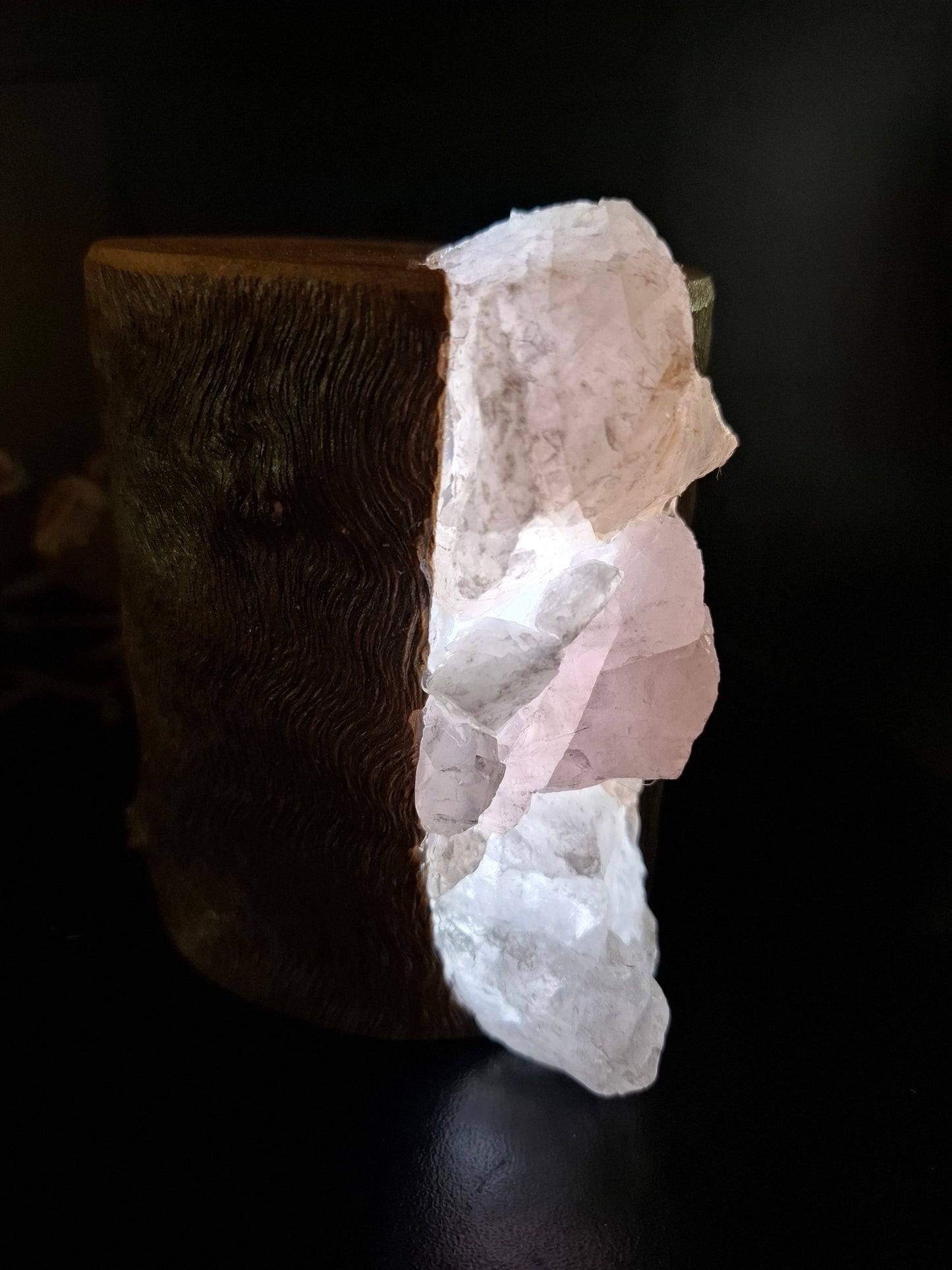 Rose quartz stump lamp