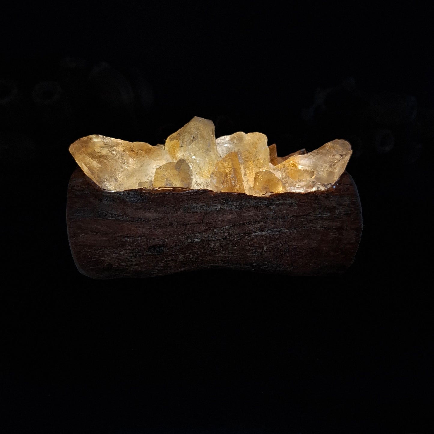 Citrine and honey calcite lamp