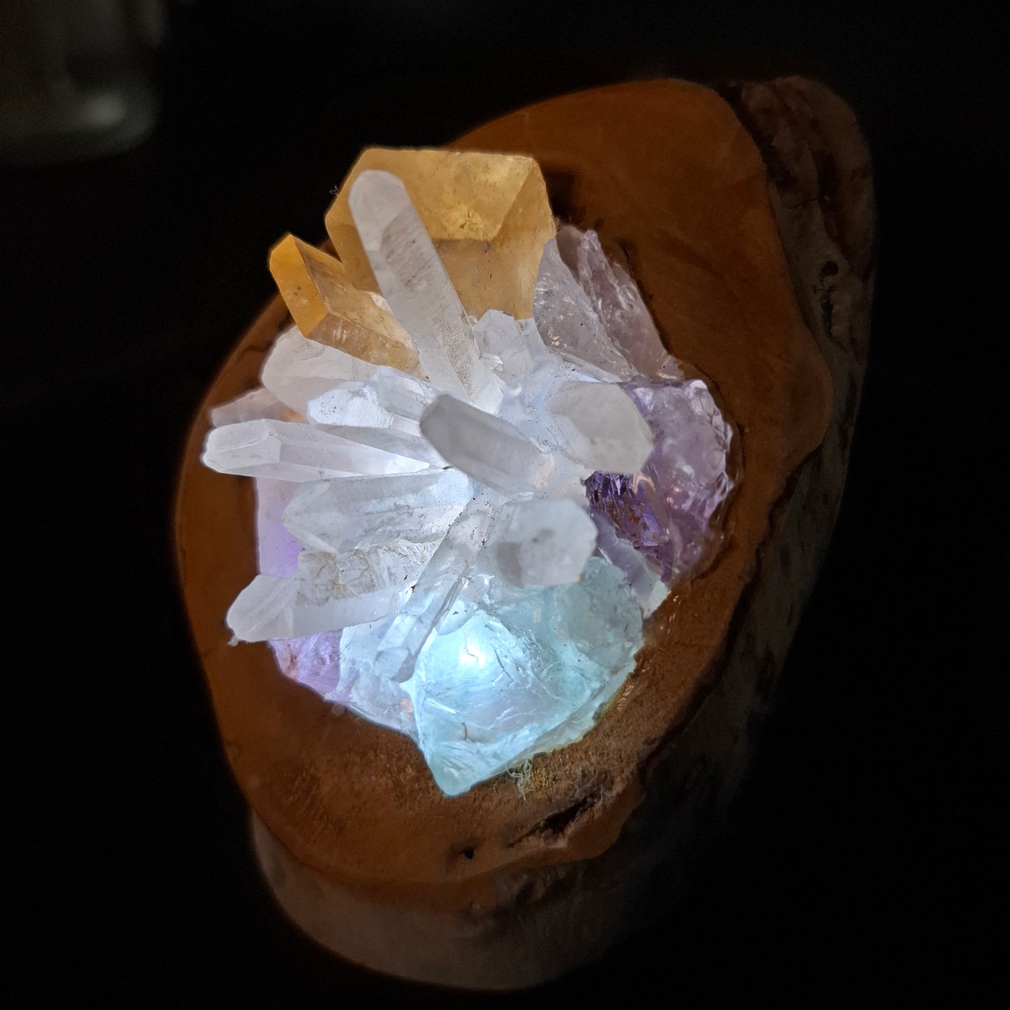 Rainbow natural points lamp